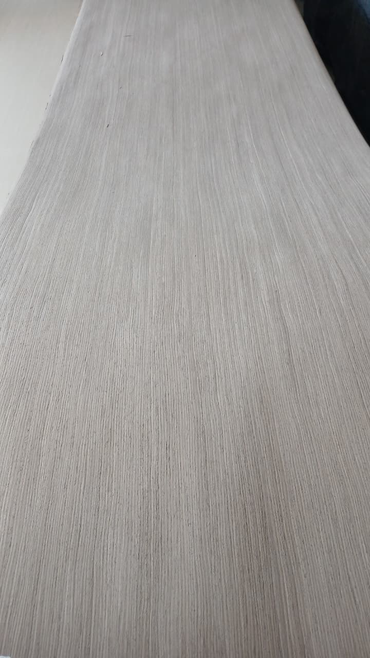 Light Walnut Quarters 310 Cm